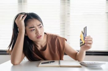 Terjebak di Dunia Media Sosial: Gen Z dan Tren Hidup di Atas Utang