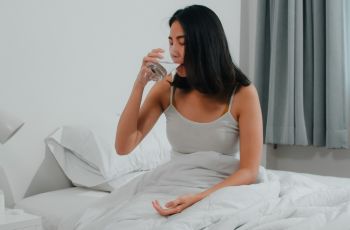 Viral: Minum Air Tengah Malam Bikin Ginjal Rusak? Ini Faktanya, Bukan Katanya