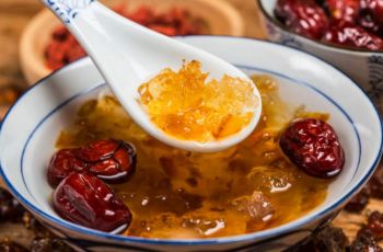 Lagi Viral di Medsos, Peach Gum Ternyata Dessert Sehat yang Bikin Glowing!