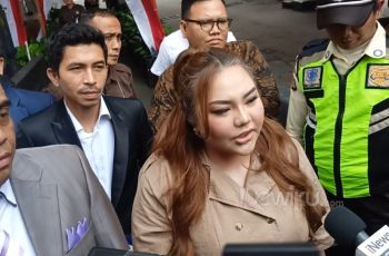 Diperiksa KPK, Lisa Mariana Ngaku Pakai Makeup Bekas Kemarin: Gimana Caranya Supaya Nggak Luntur?