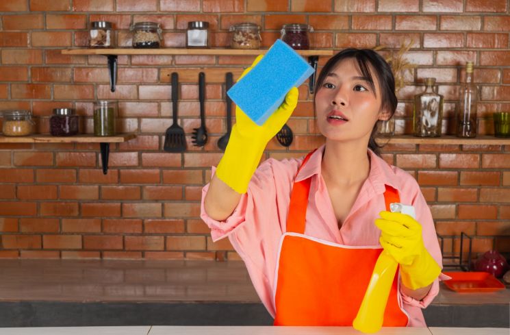 Stress Cleaning: Cara Sehat Mengelola Stres atau Cuma Pelarian?
