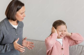 Ketika Jadi Ibu, Emosi Perempuan Ikut Berevolusi: Dulu Lembut Sekarang Galak?