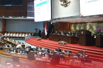Imbas Demo Anarkis, Wacana DPR Wajib S2 dan TOEFL Muncul di Medsos: Kok Baru Kepikiran Sekarang?