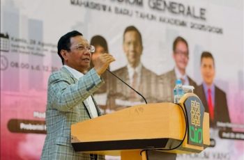 Mahfud MD Bicara soal Isu Pembubaran DPR: Setuju Nggak?