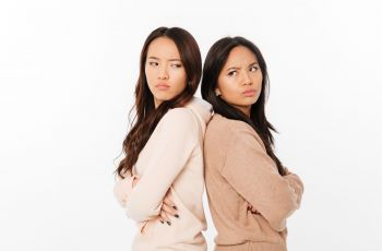 Friendship Heartbreak: Ternyata Nggak Cuma Cinta yang Bikin Patah Hati