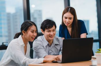 Fenomena Quiet Covering, Kemampuan Baru Gen Z untuk Menutup Kepribadiannya di Kantor