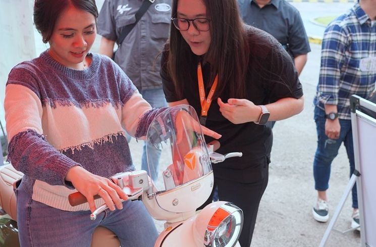 Naik Skuter Tetap Stylish, Ini Jenis yang Jadi Incaran Anak Muda