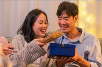 Bukan Soal Mewah: Hal-Hal Kecil yang Bikin Perempuan Merasa Dicintai dan Dihargai