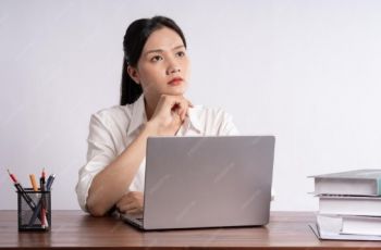 Career Minimalism: Ketika Gen Z Memilih Bahagia, Bukan Hanya Berkarier