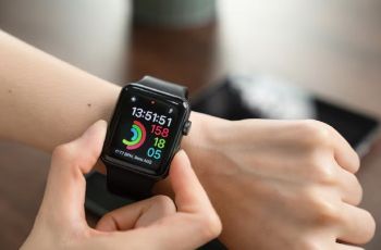 5 Smartwatch Terbaik yang Stylish dan Ramah di Kantong!