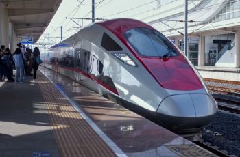 8 Alasan Kereta Cepat Jakarta Bandung Cocok Untuk Komuter Harian