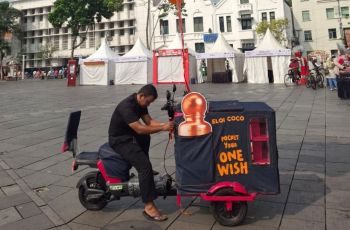 Ada yang Unik di Kota Tua, Parfum Lokal Ini Hadir dengan Kemasan Denim